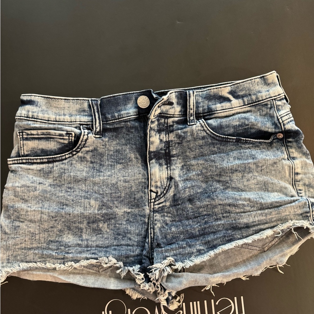 Women’s Express Jean Shorts.